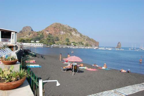 Hotel Conti Vulcano  Bagian luar foto