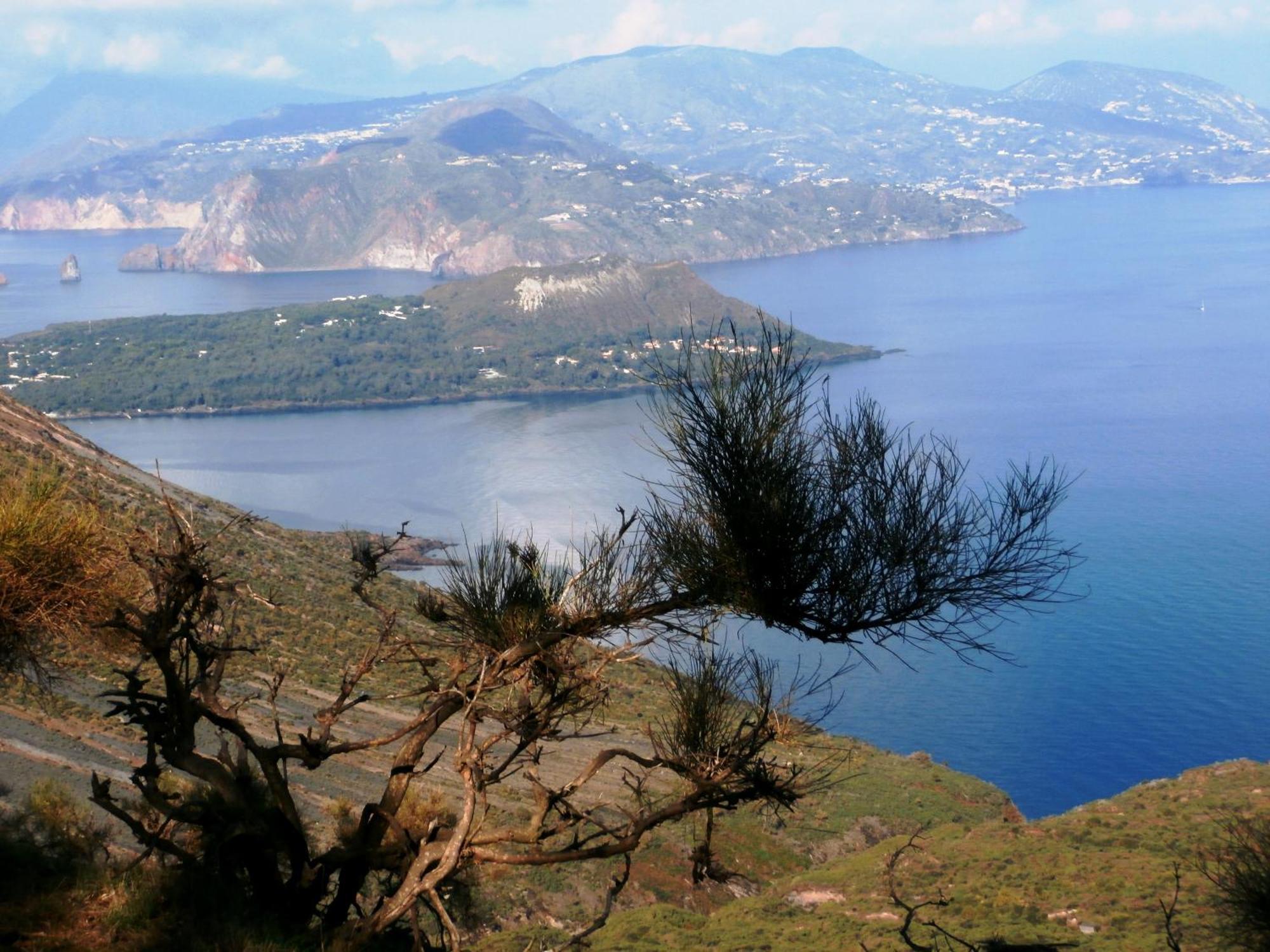Hotel Conti Vulcano  Bagian luar foto