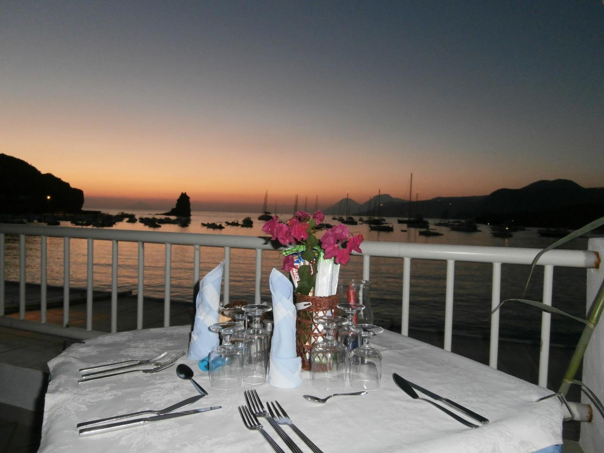 Hotel Conti Vulcano  Bagian luar foto
